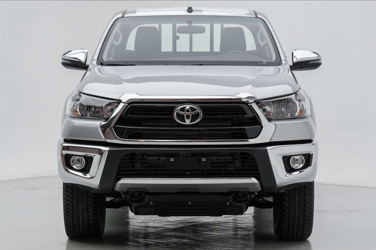 Toyota Hilux 2.4L 4X4 D/C STD(i) M/T DSL