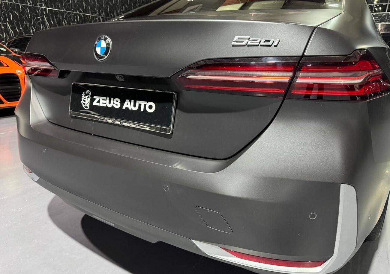 BMW 520i EXCELLENCE BMW 5 Series 520 2025 | Full PPF | GCC | Low Mileage | AGMC Warranty 2030 | AGMC Service