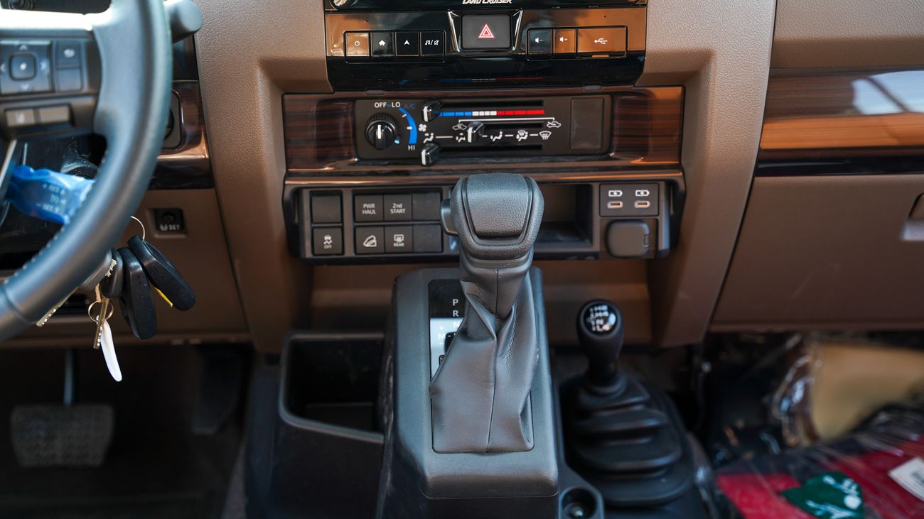 Toyota Land Cruiser 70