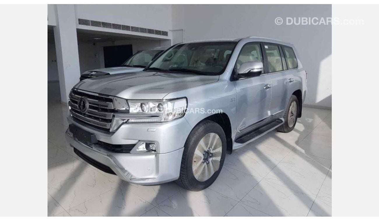 تويوتا لاند كروزر 2016 VXS 5.7L full option with Radar, 4 Camera, Hydraulic system.