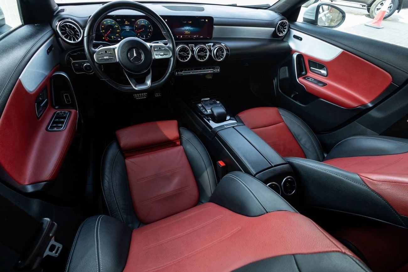 Mercedes-Benz CLA 250 Premium 2.0L 2022 Mercedes-Benz CLA 250 GCC Specs | Agency Warranty | Service Contract