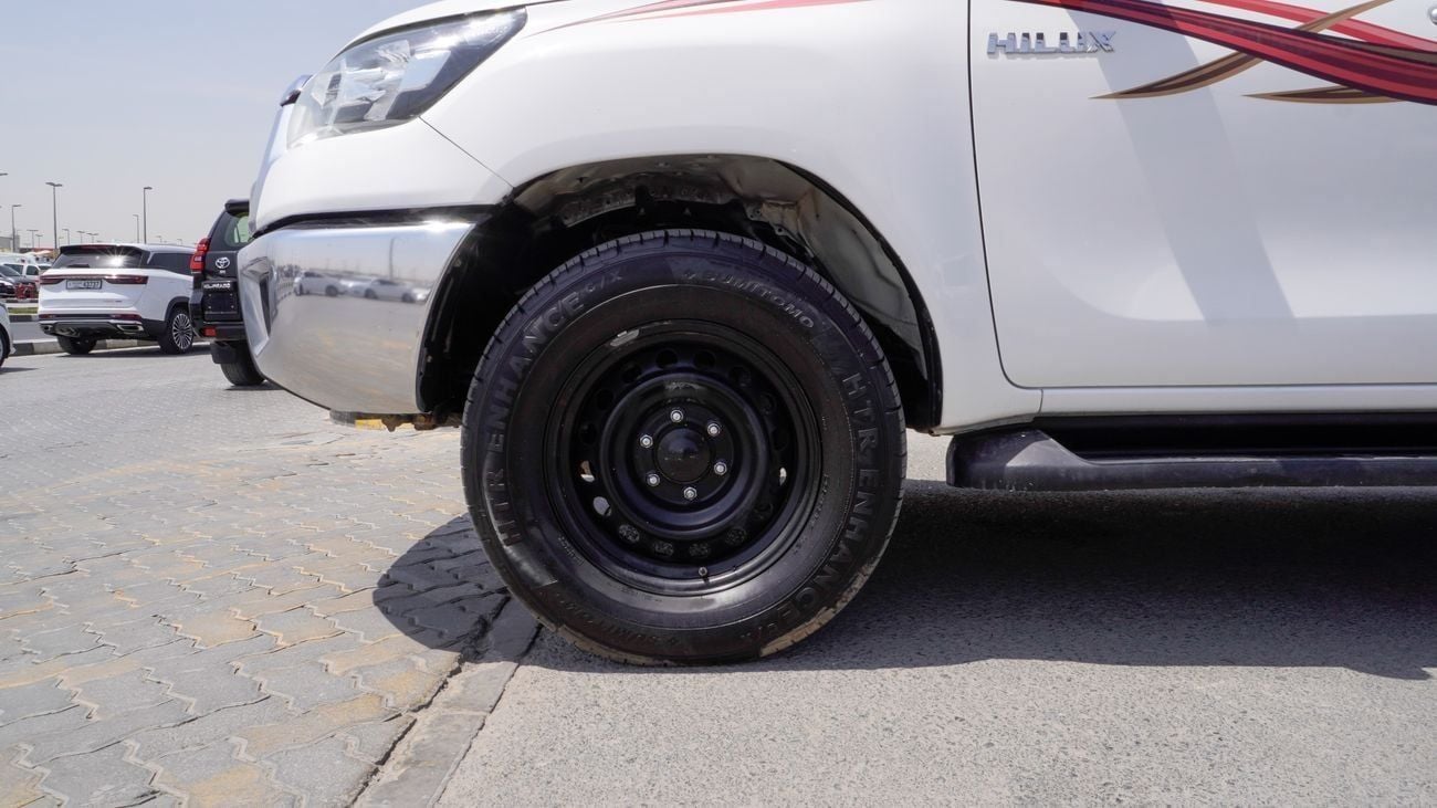 Toyota Hilux GLX 2.8L A/T
