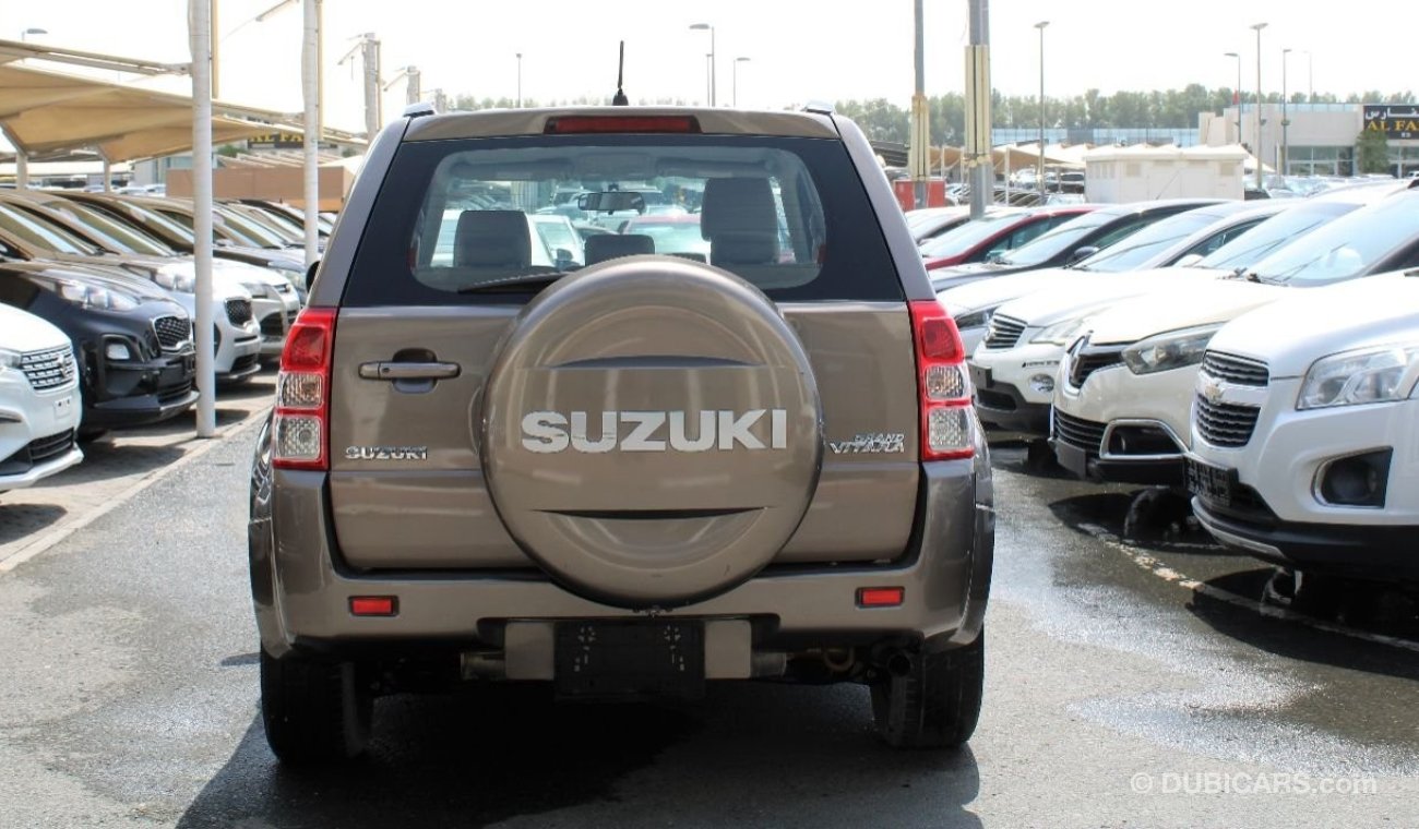 Suzuki Grand Vitara Std ACCIDENT FREE - CAR IS IN PERFECT CONDITION INSIDE OUT -GCC