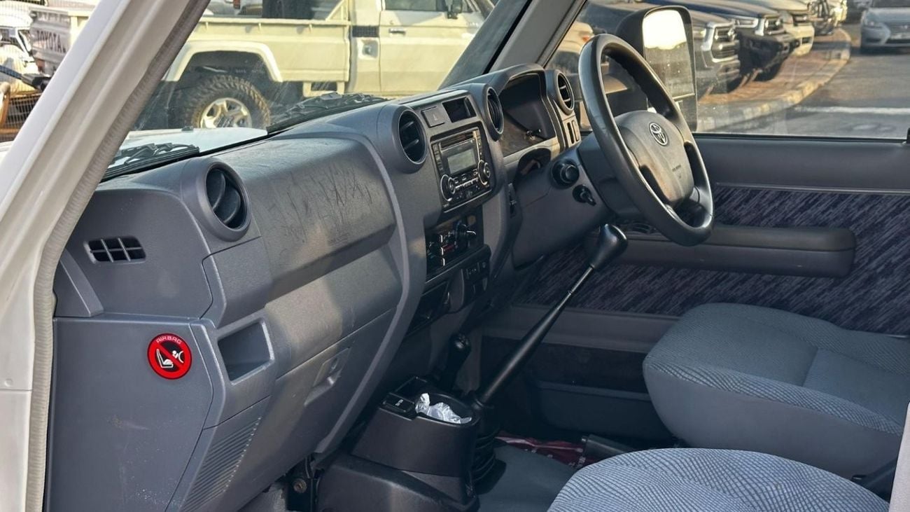 تويوتا لاند كروزر 70 Diesel 4.5 Liter Right Hand Drive 5 Doors Manual Gear Power Windows