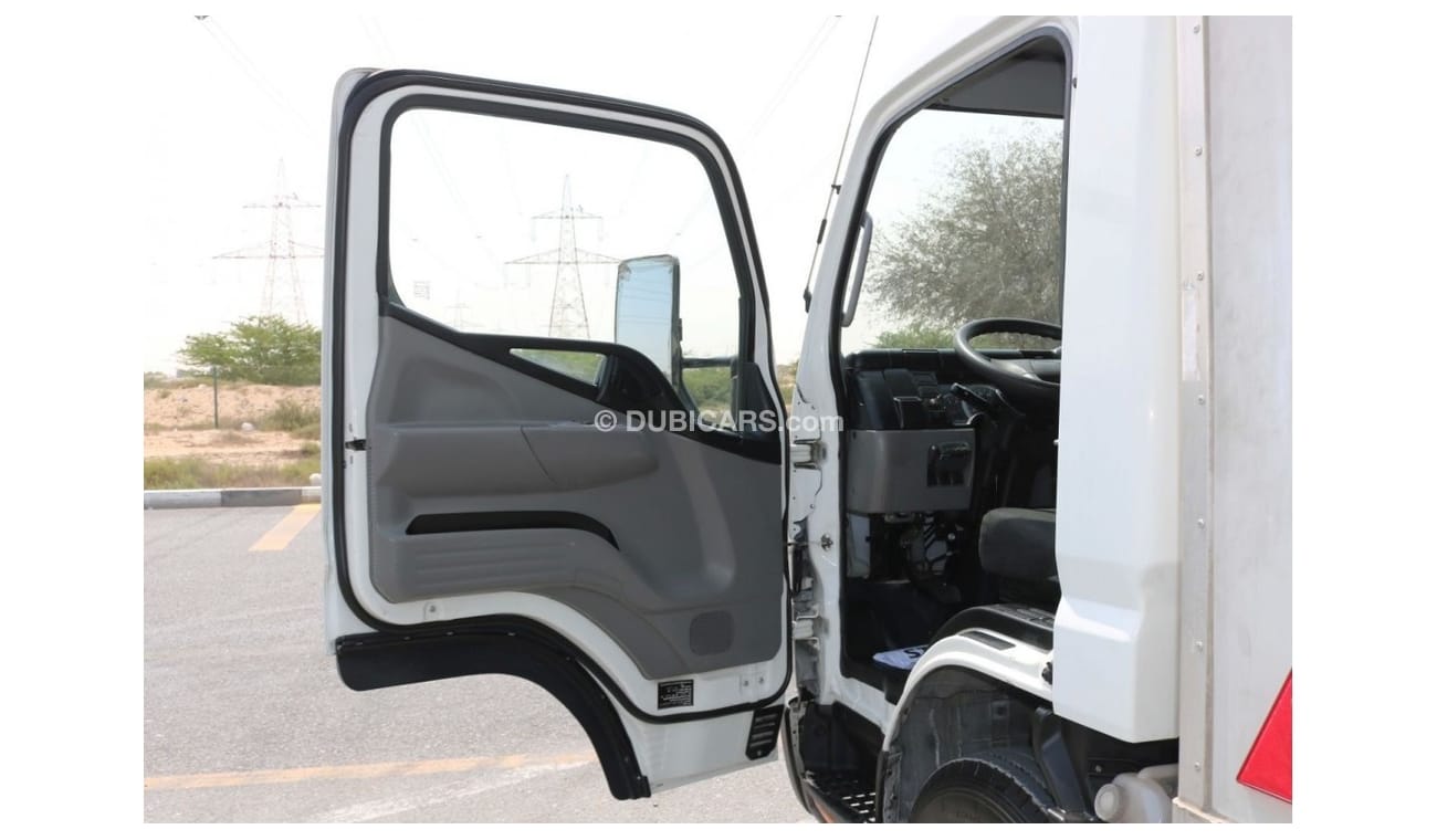 Mitsubishi Fuso Canter 2017 | MITSUBISHI FUSO CANTER CHILLER BOX | GCC SPECS AND EXCELLENT CONDITION