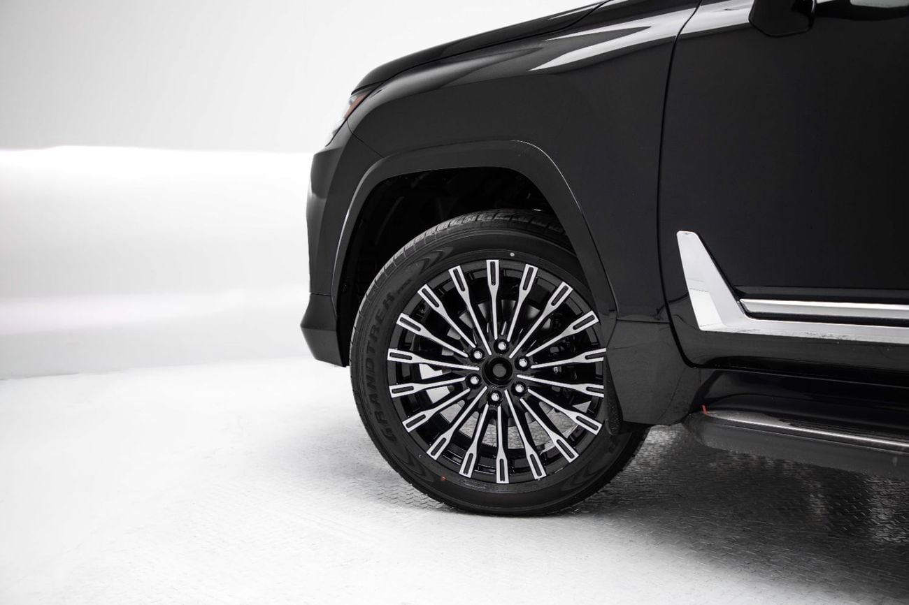 لكزس LX 700h VIP 3.5L - Graphite Black Inside VIP Sun Flair | Export Only