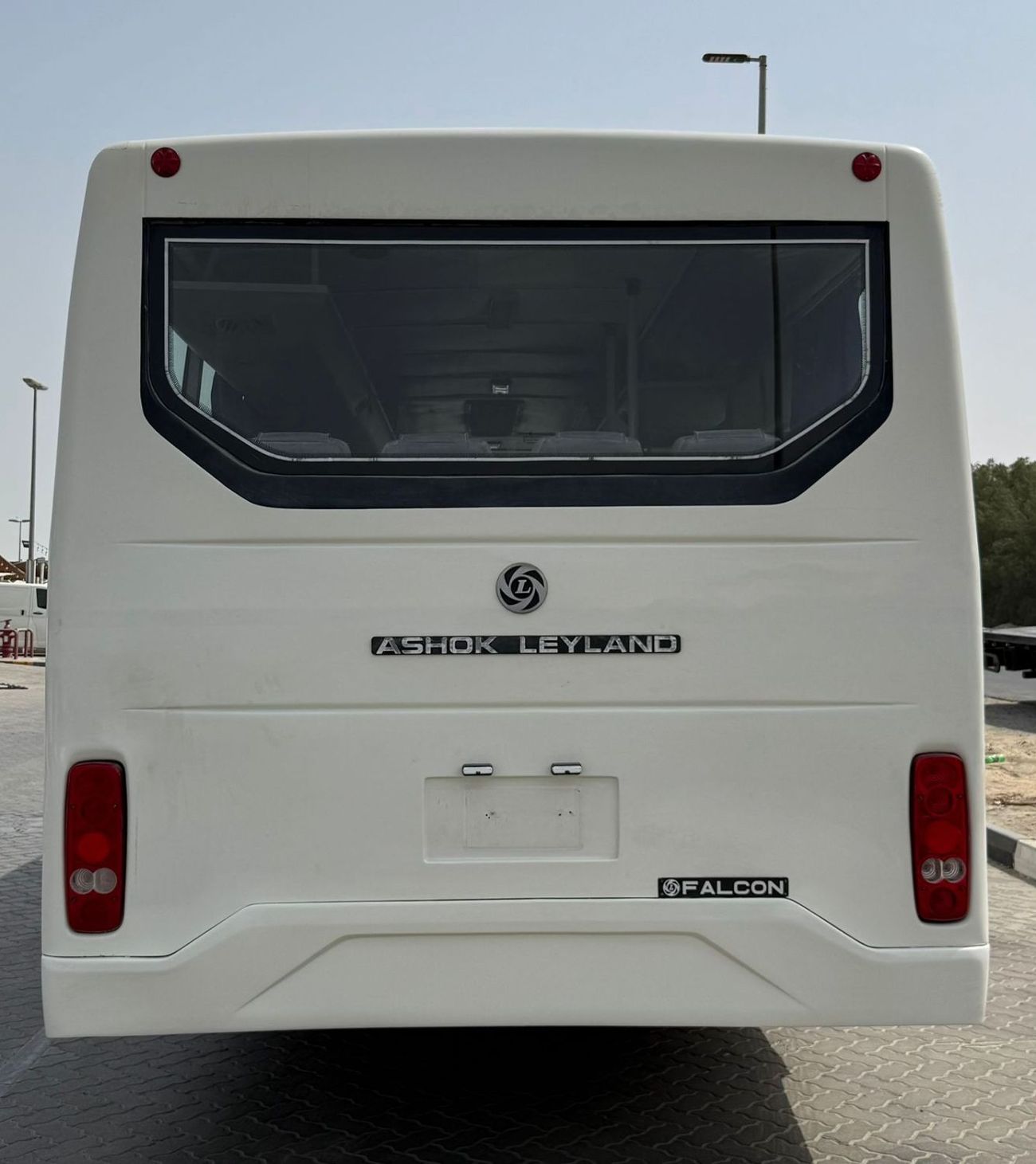 اشوك ليلاند فالكون