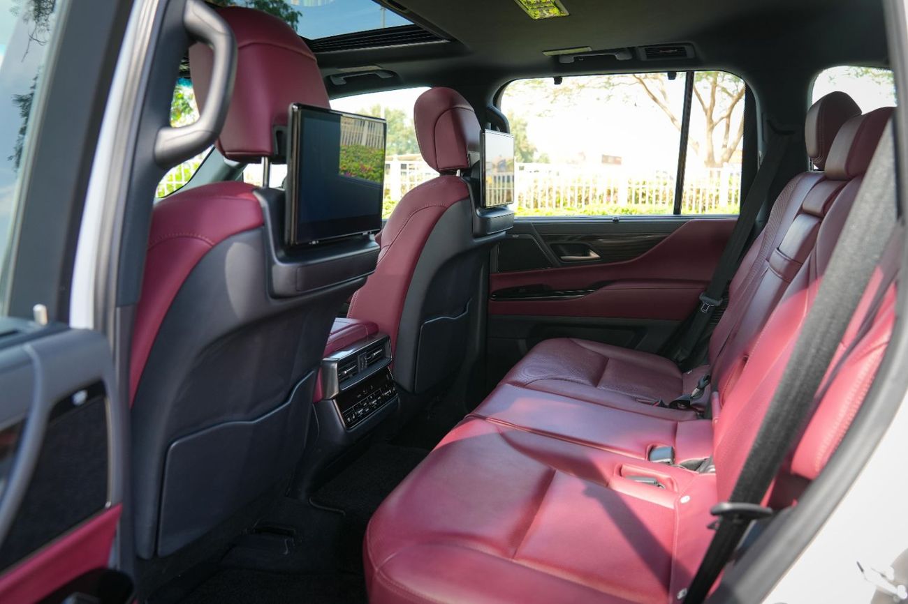 لكزس LX 600 SIGNATURE 2024!! LOW MILEAGE!! WARRANTY AND SERVICE CONTRACT FROM AL FUTTAIM