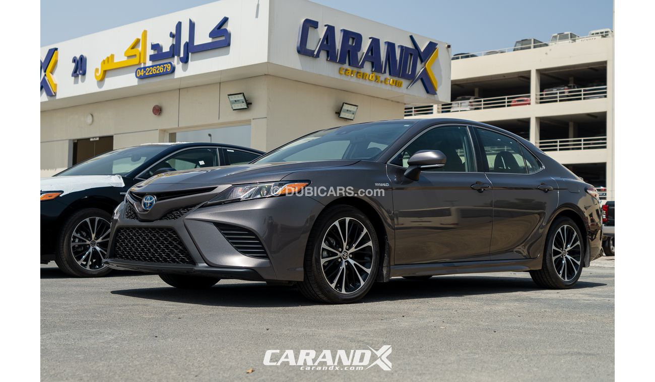 Toyota Camry SE Hybrid