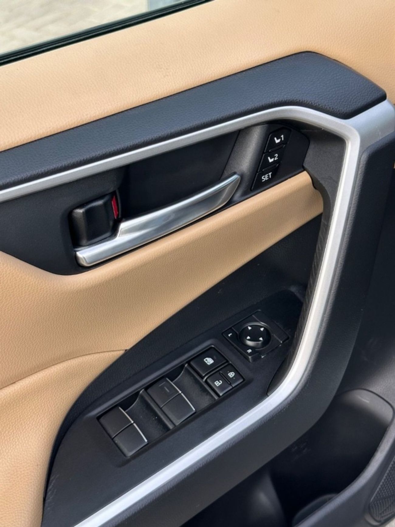 Toyota RAV4 XLE premium, sunroof,leather seats,JBL ,limited rims