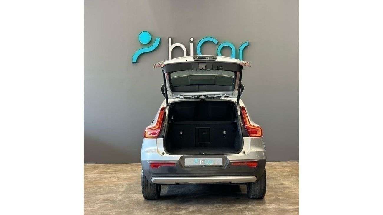 Volvo XC40 AED 1,287pm • 0% Downpayment • Momentum • 2 Years Warranty