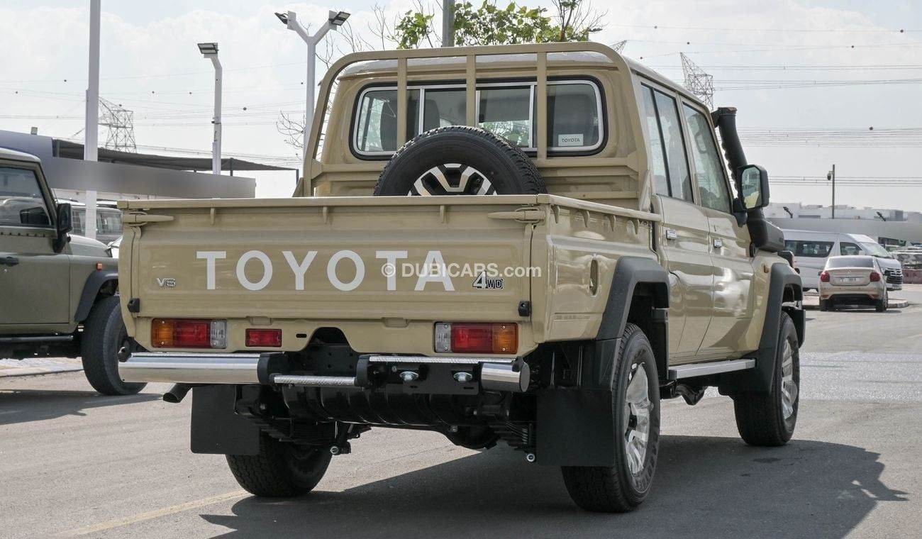 Toyota Land Cruiser Pick Up LC79 Pickup 4.0L Petrol V6 D/C, A/T Mid Option