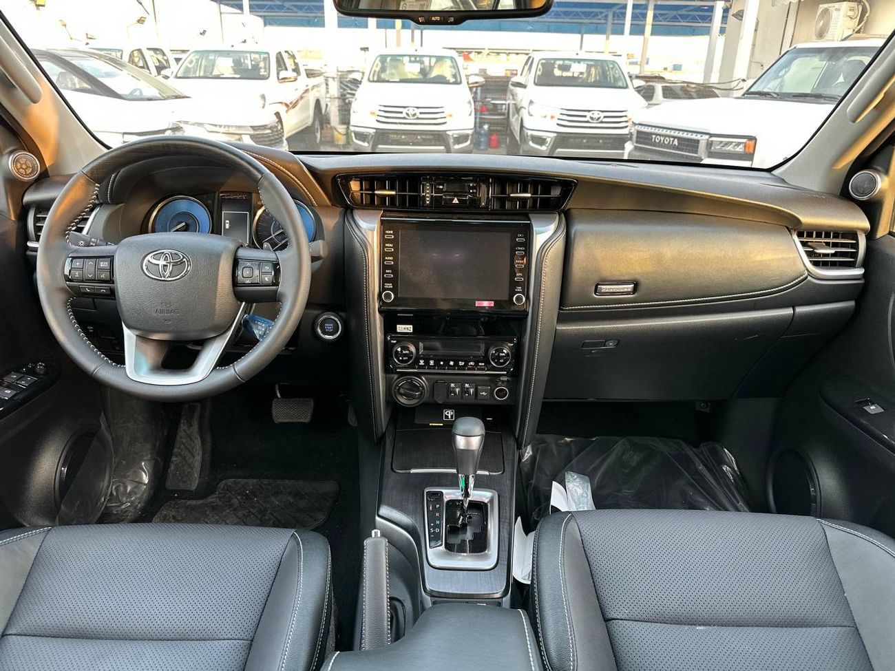 تويوتا فورتونر 4.0L PTR A/T // 2025 // High Option with DVD&Back Camera , Leather & Cooling Seats , Wireless Charge