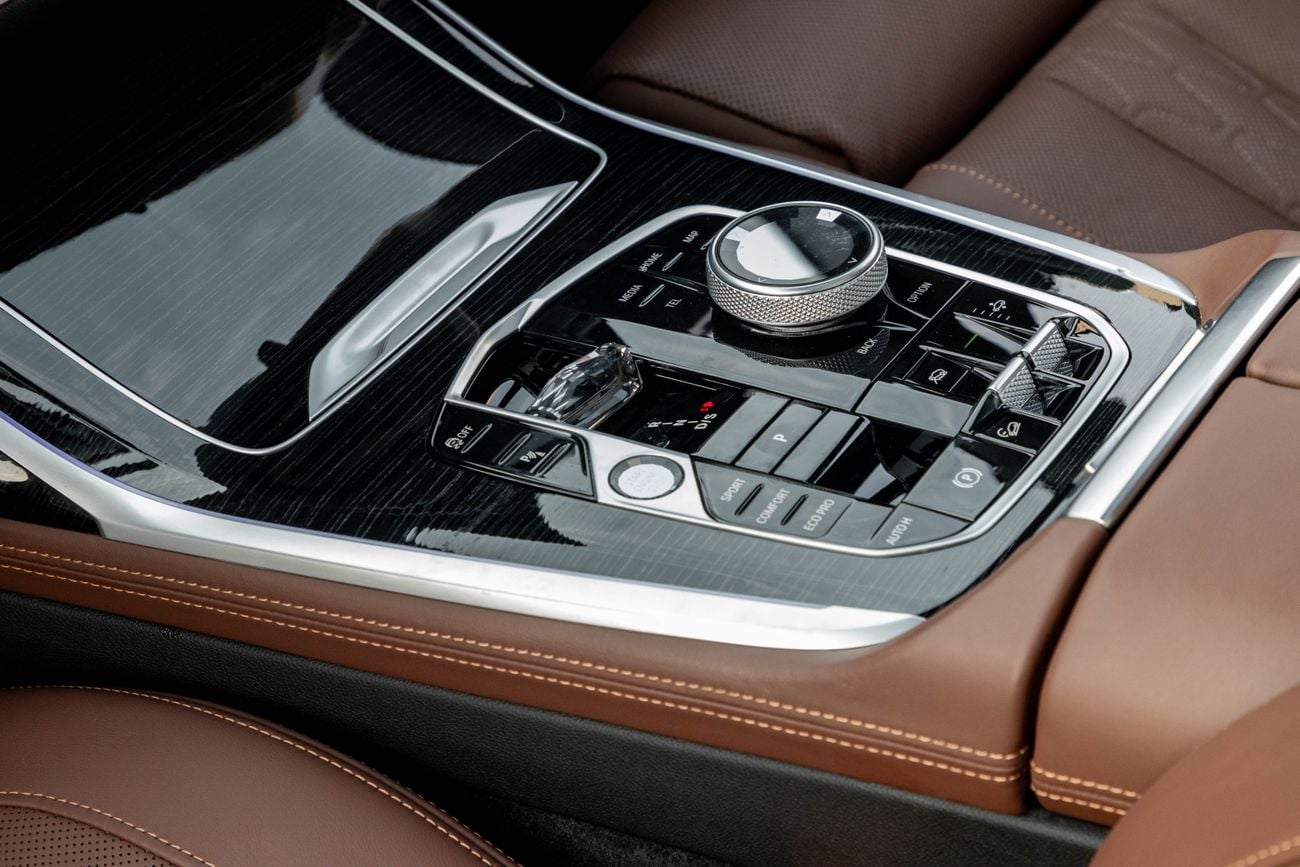 بي أم دبليو X7 xDrive40i M Sport X7 xDrive40i M-Kit | 6,463 P.M | 0% Downpayment | BMW WARRANTY!