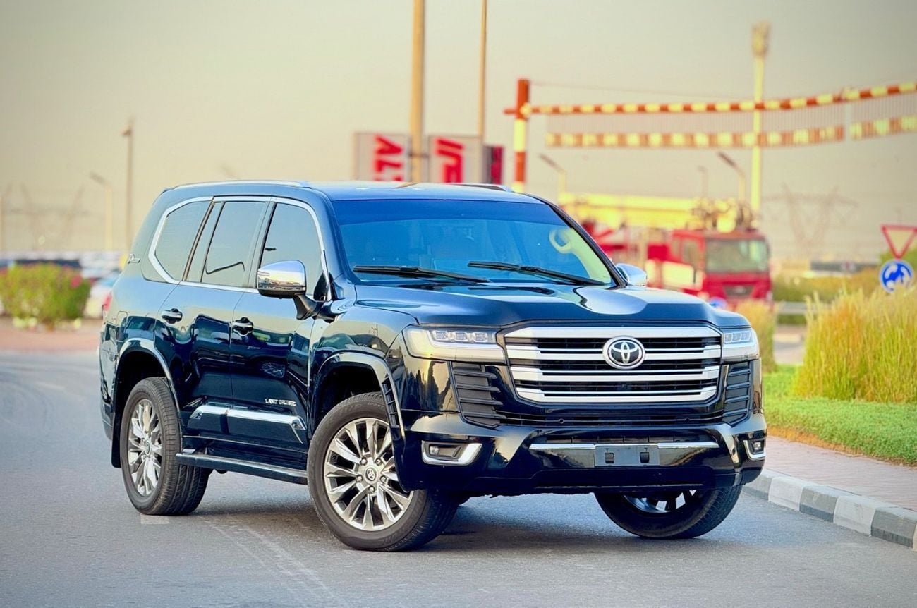 تويوتا لاند كروزر GXR 2019 FACELIFTED 2025 WITH INTERIOR AND EXTERIOR V6 4.0L GCC IN EXCELLENT CONDITION