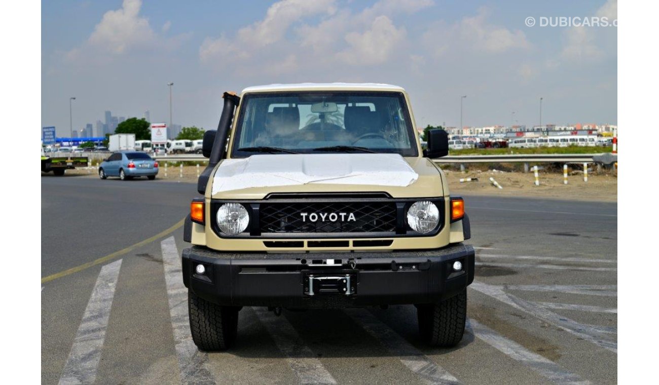 Toyota Land Cruiser Pick Up Double Cab V8 4.5L Diesel MT with Front / Rear Diff Lock, Black Wheels, Winch