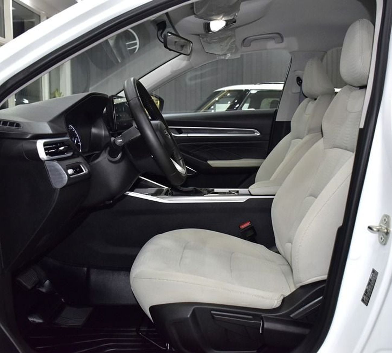 جيلي إمجراند EXCELLENT DEAL for our Geely Emgrand 1.5L ( 2024 Model ) in White Color GCC Specs