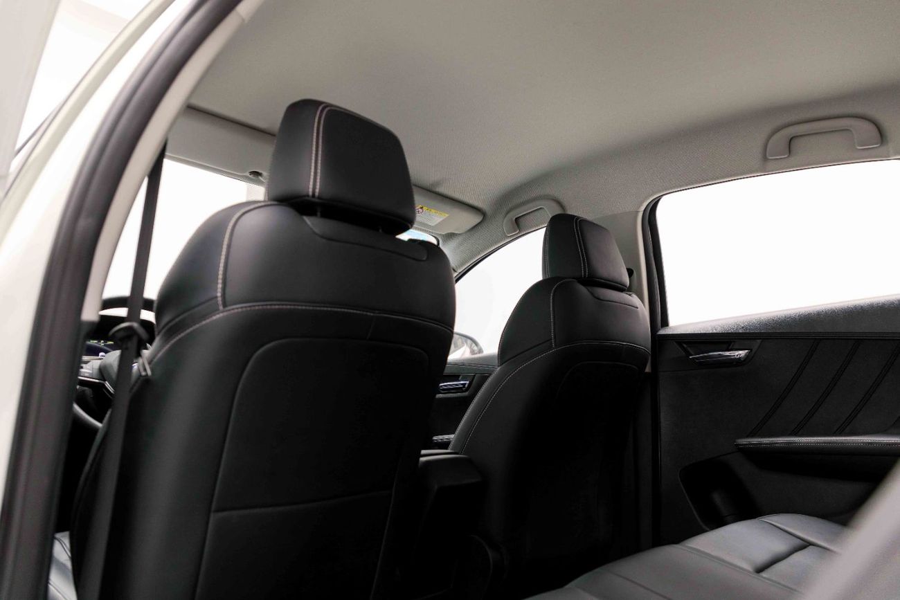 BYD E3 Chuxing - White Inside Black