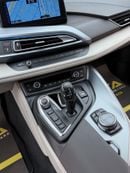 بي أم دبليو i8 Plug-In Hybrid 1.5L 2015 BMW i8, Full BMW Service History, Fully Loaded, Very Low Km, Excellent Cond