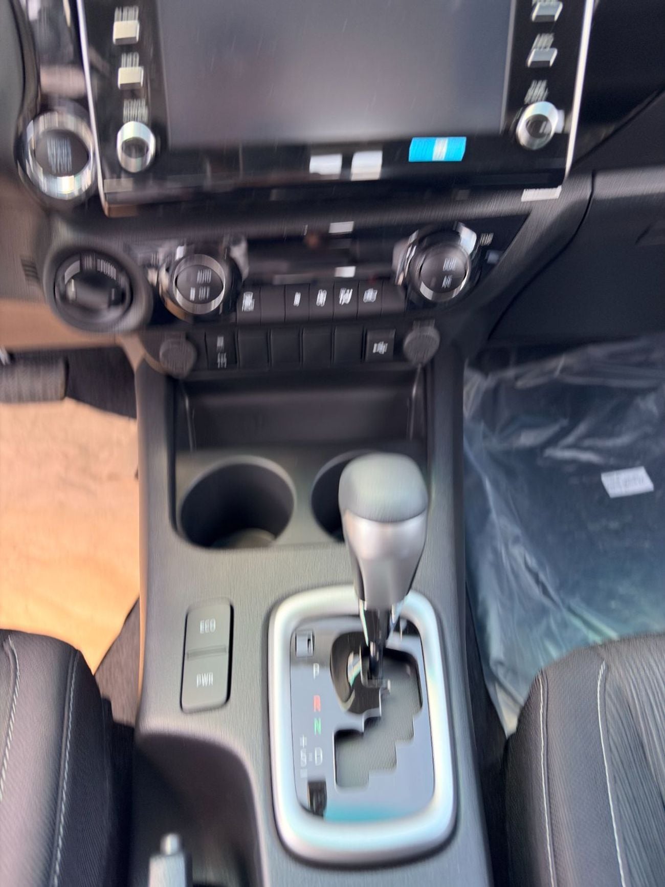 تويوتا هيلوكس Toyota Hilux 2.4L - SR5 4x4 Automatic Diesel - Full Option