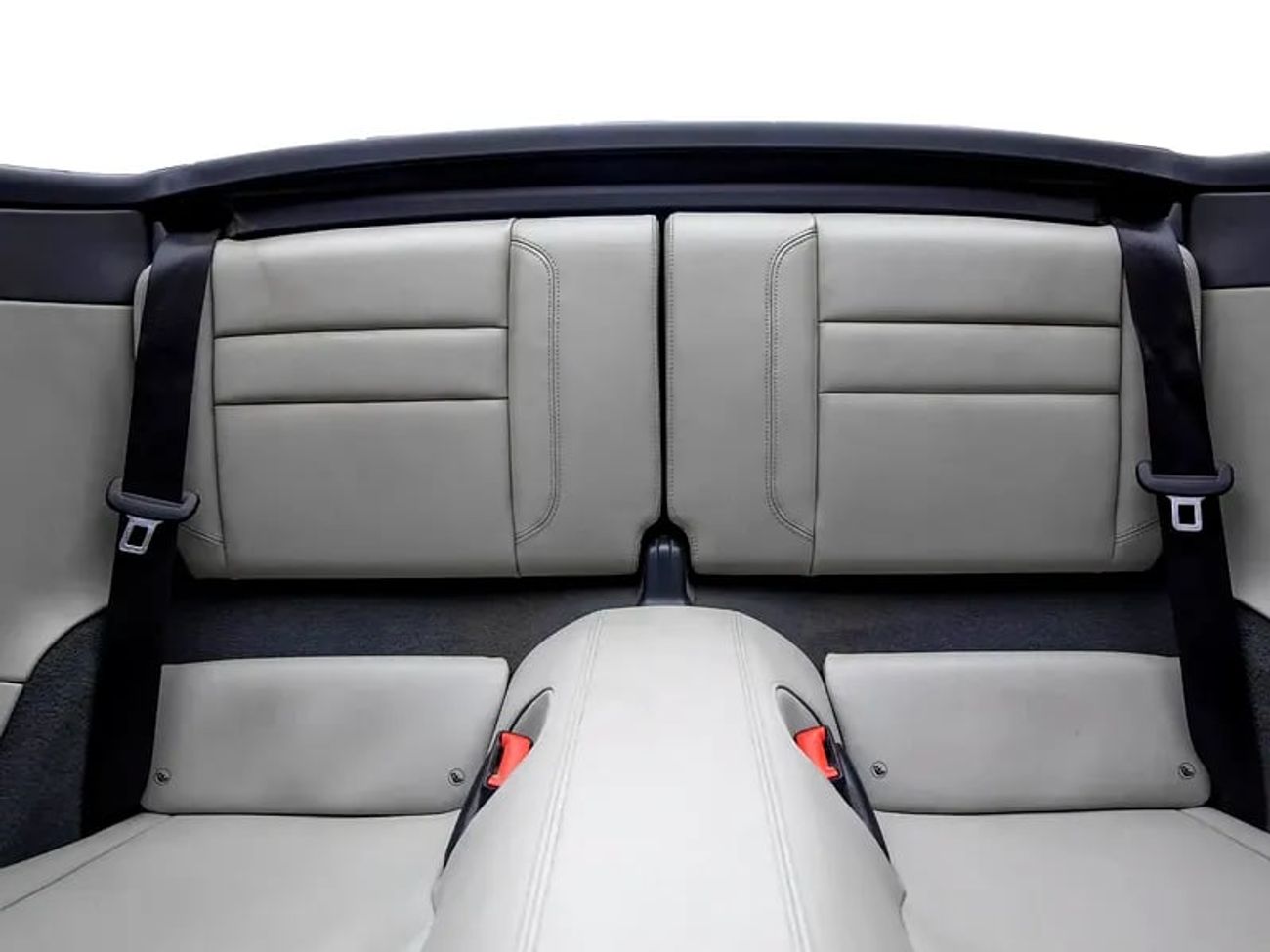 بورش 911 Carrera GTS 3.0L (450 HP) Convertible