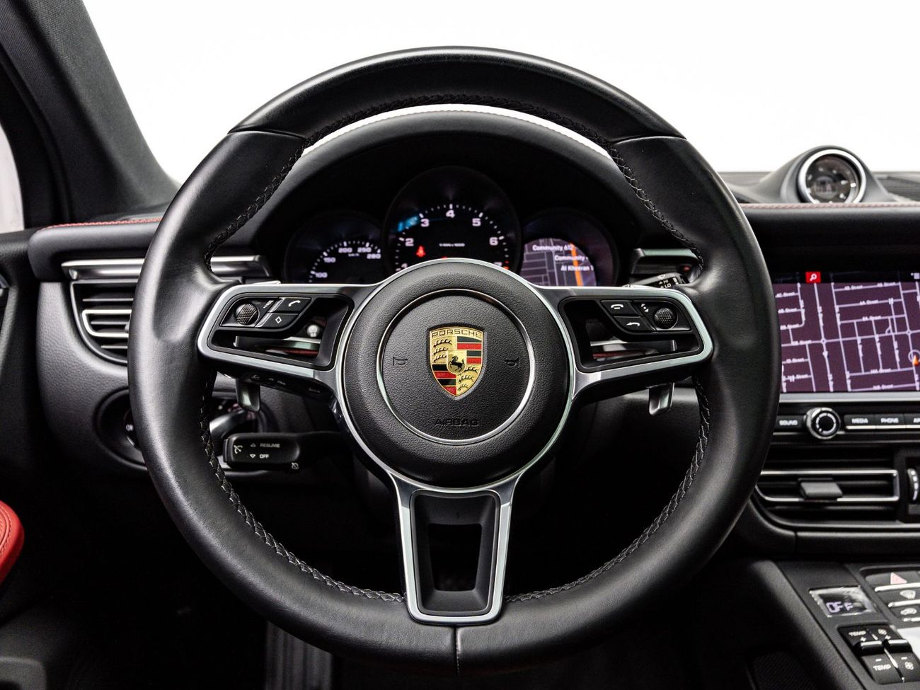 Porsche Macan Std 2.0L (252 HP) 2021 Porsche Macan, 1 Year Blackline Warranty, Full Service History, Low KMs, GCC