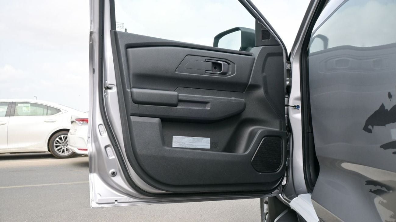 Mitsubishi L200 Brand New Mitsubishi L200 GLX 2025 Export 2.5L 4WD A/T Diesel|Silver/Black|L200-GLX-AT-25|