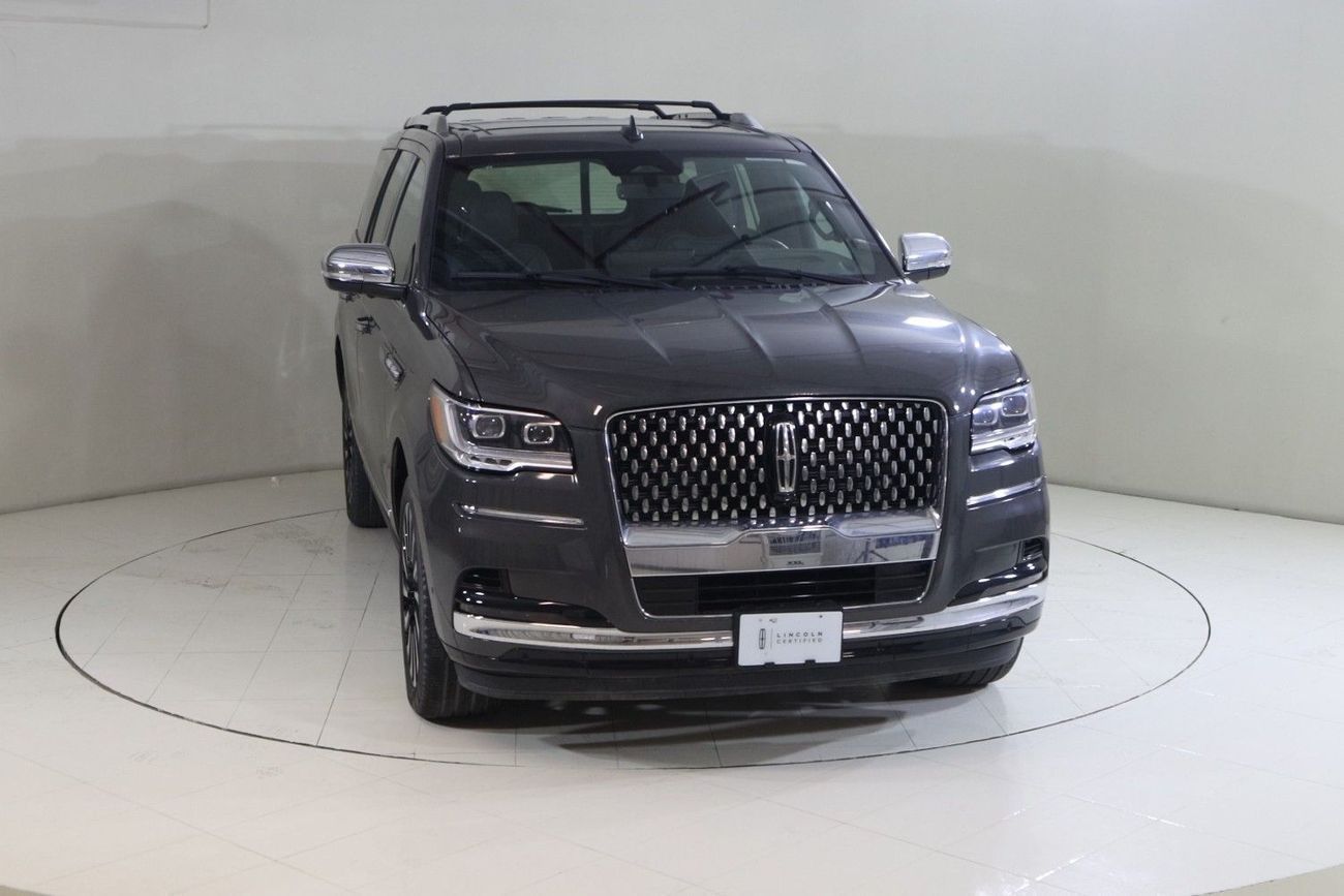 Lincoln Navigator PRESIDENTIAL 3.5L N1923 / AL TAYER MOTORS / AL QOUZ SHOWROOM