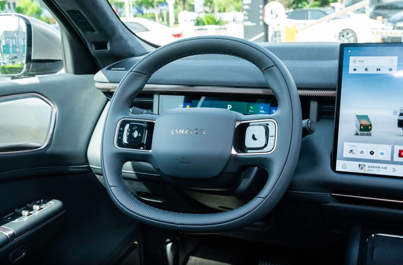 لينك أند كو 900 2.0T Ultra