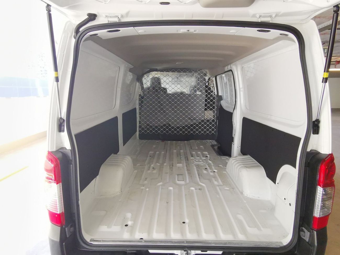 Nissan Urvan Panel Van Std 2.5L M/T (3 Seater) Petrol (4 Door) Manual Transmission