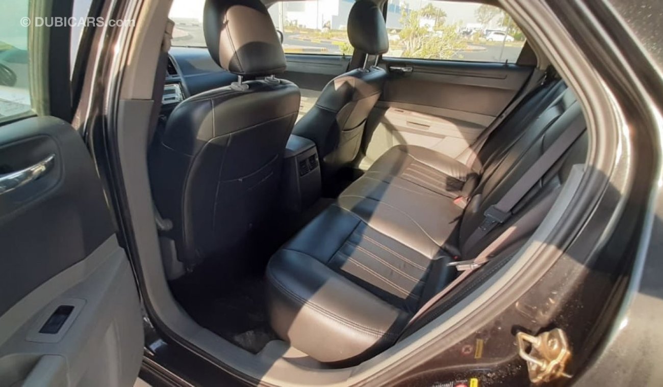 Chrysler 300 Left Hand Drive . V6 full option,  FOR LOCAL  USE or  EXPORT Both Options