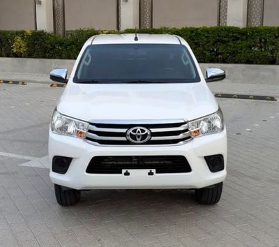 Toyota Hilux GL Toyota Hilux 2022MODEL 2.7 petrol 4 cylinder 4x4 Double cab Colour white interior Red Transmissio