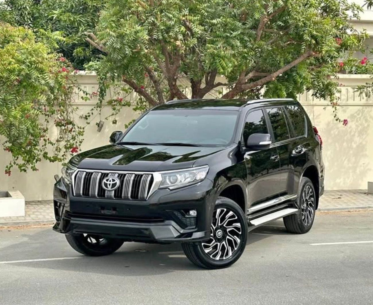 Toyota Prado 2023 Model VXR V4 2.7L Engine Full Option Very Clean And Perfect Condition