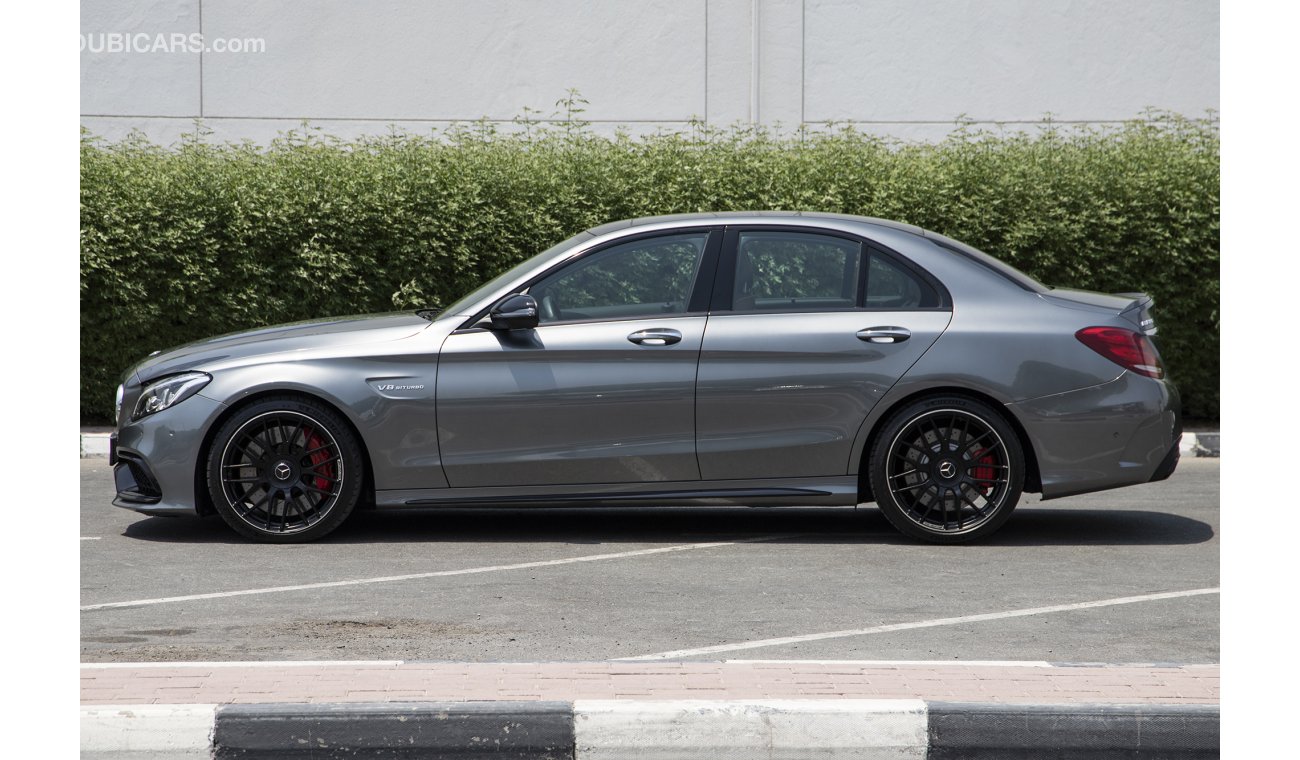 مرسيدس بنز C 63 AMG s AMG - 2017 - GCC - ASSIST AND FACILITY IN DOWN PAYMENT - 3510 AED/MONTHLY