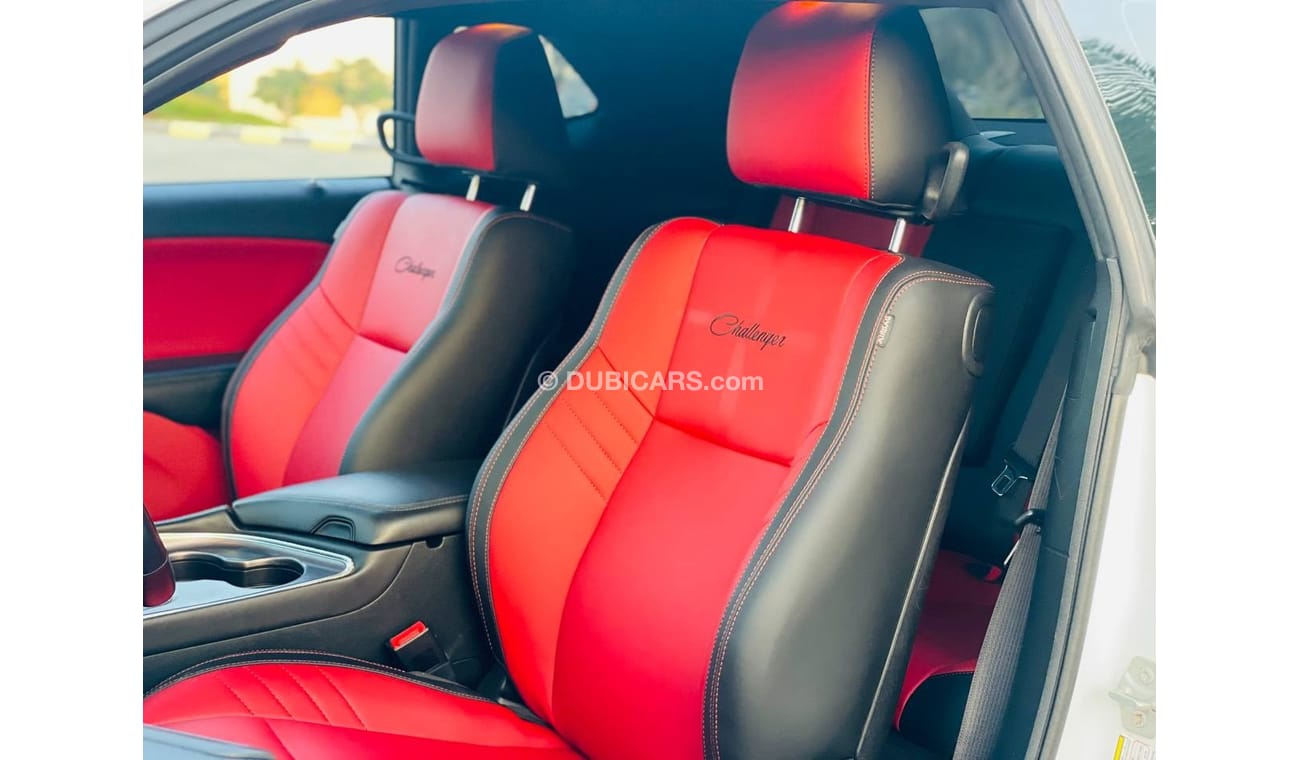 دودج تشالينجر SXT