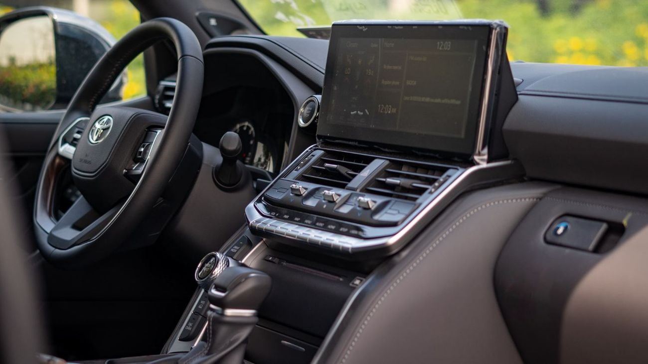 Toyota Land Cruiser LC300 VX V6 3.5L Petrol Twin-Turbo 2025YM Full Option