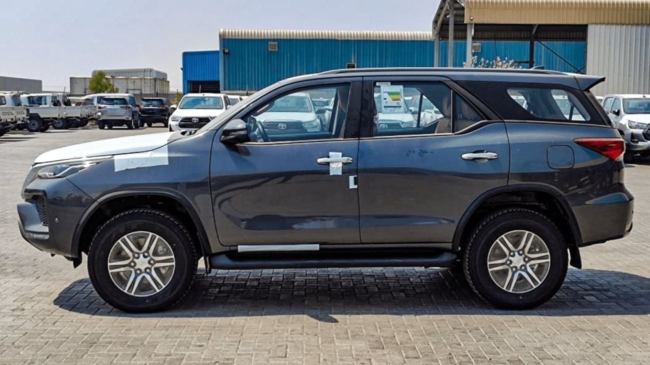 Toyota Fortuner EXR TOYOTA FORTUNER 2.7L 4WD PETROL 2025