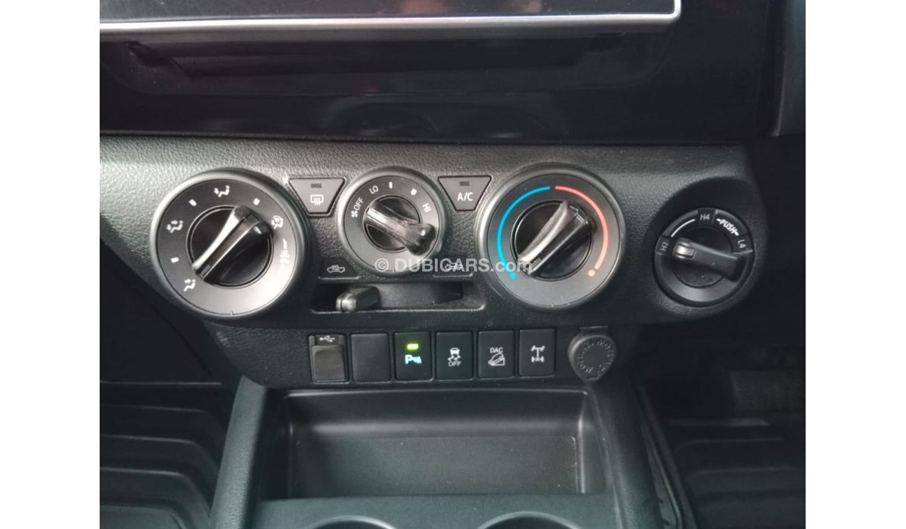 تويوتا هيلوكس TOYOTA HILUX PICK UP RIGHT HAND DRIVE (PM1193)