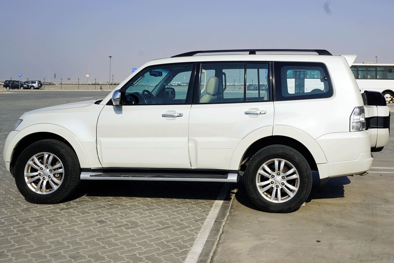 ميتسوبيشي باجيرو GLS 3.8L, Petrol, Automatic, MY 2017