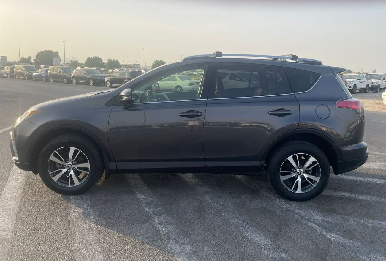 Toyota RAV4 2018 Toyota Rav4 Adventure 2.5L V4 Full Option - Sunroof Push Start & Truck Auto With Radar - l