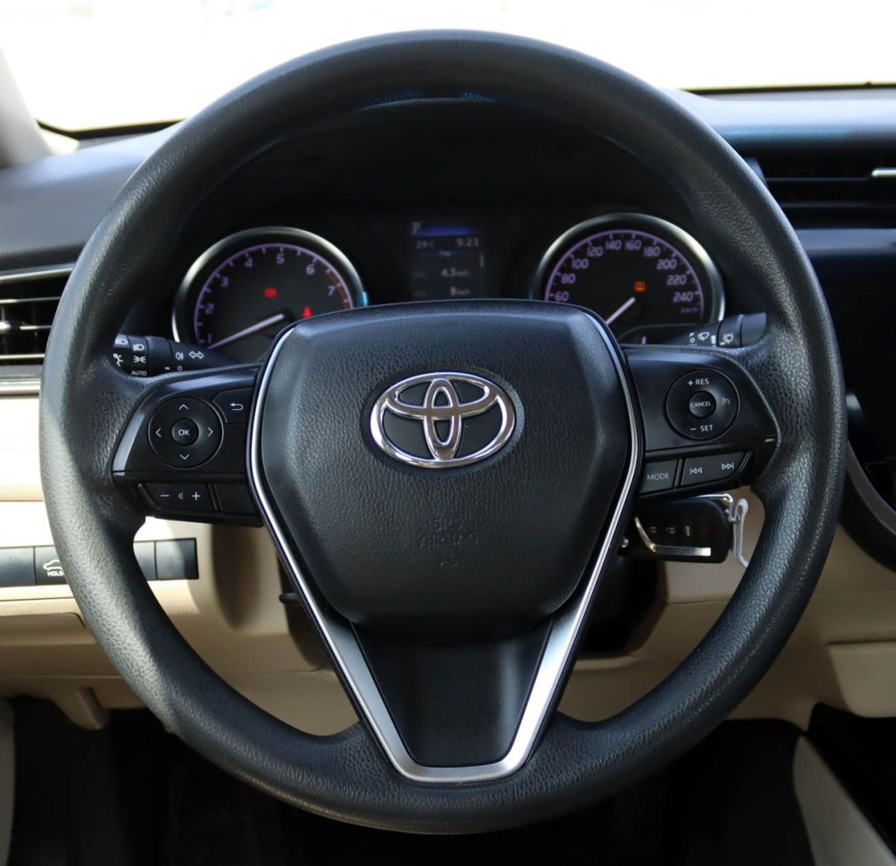 تويوتا كامري S 2.5L (181 HP) Toyota Camry 2020 GCC without accidents in excellent condition 1388 P.M