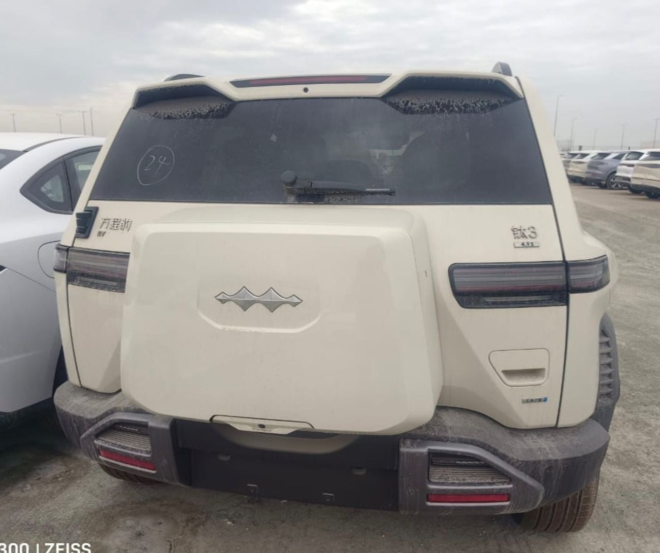 BYD Leopard Titanium 3 Titanium 3 Ultra, AWD, white-white