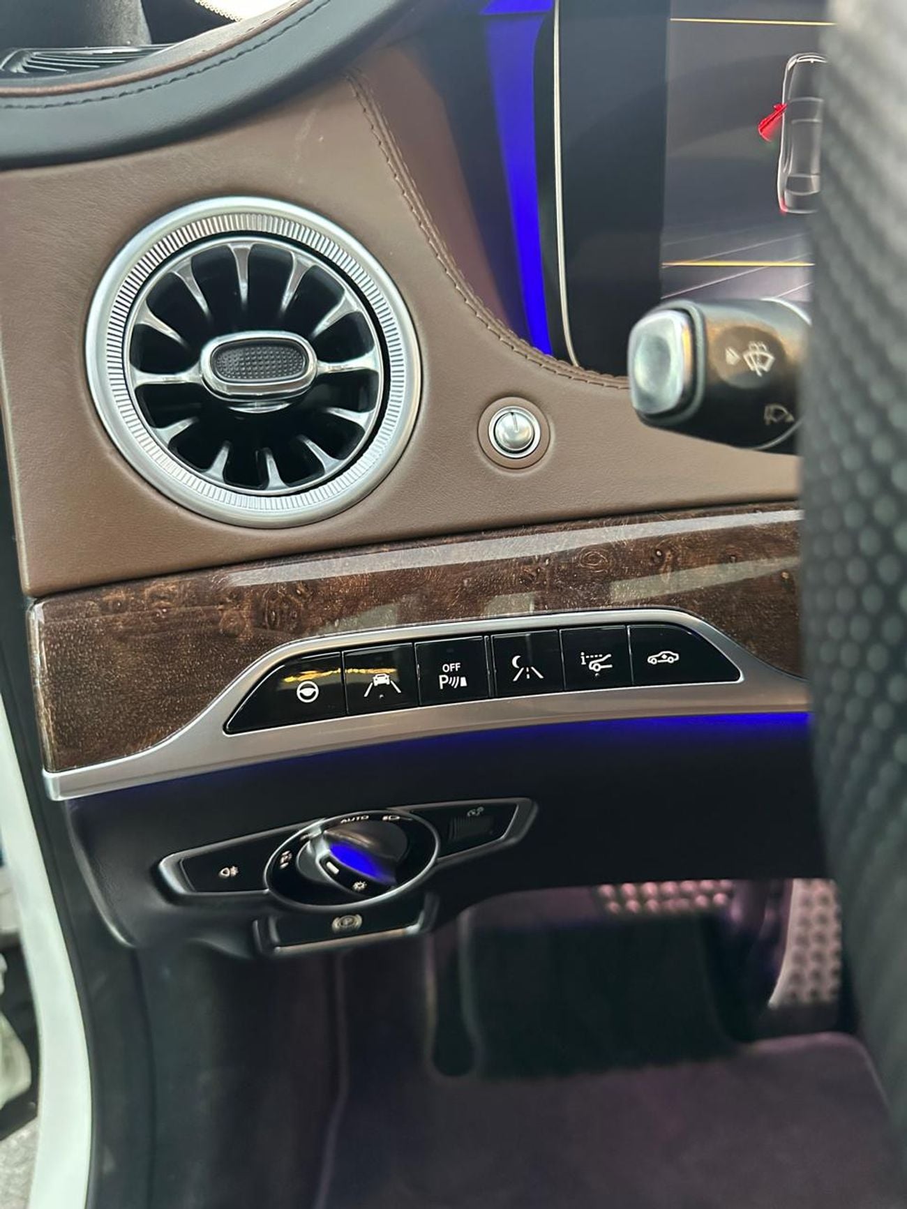 مرسيدس بنز S 63 AMG Std 4.0L (612 HP)