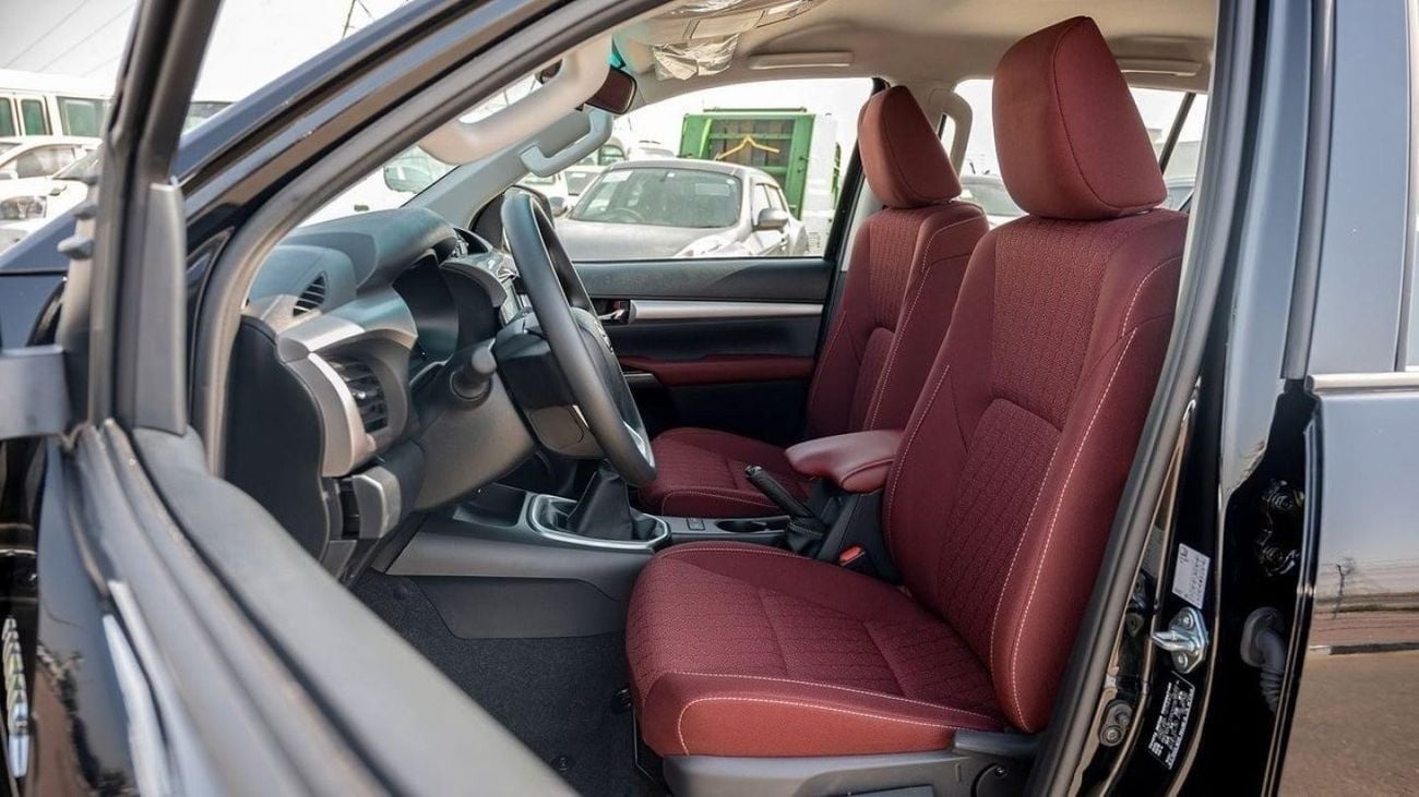 تويوتا هيلوكس SGLX TOYOTA HILUX SR5 2025 PETROL MANUEL 2.7L