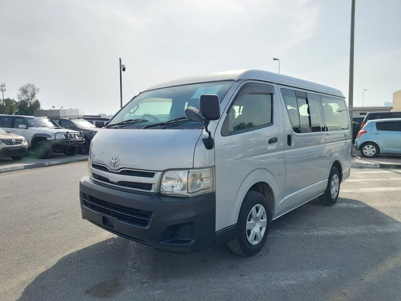 Toyota Hiace TOYOTA HIACE COMMUTER VAN RHD 2012 MODEL 2.7 L PETROL AUTOMATIC(PM15298)