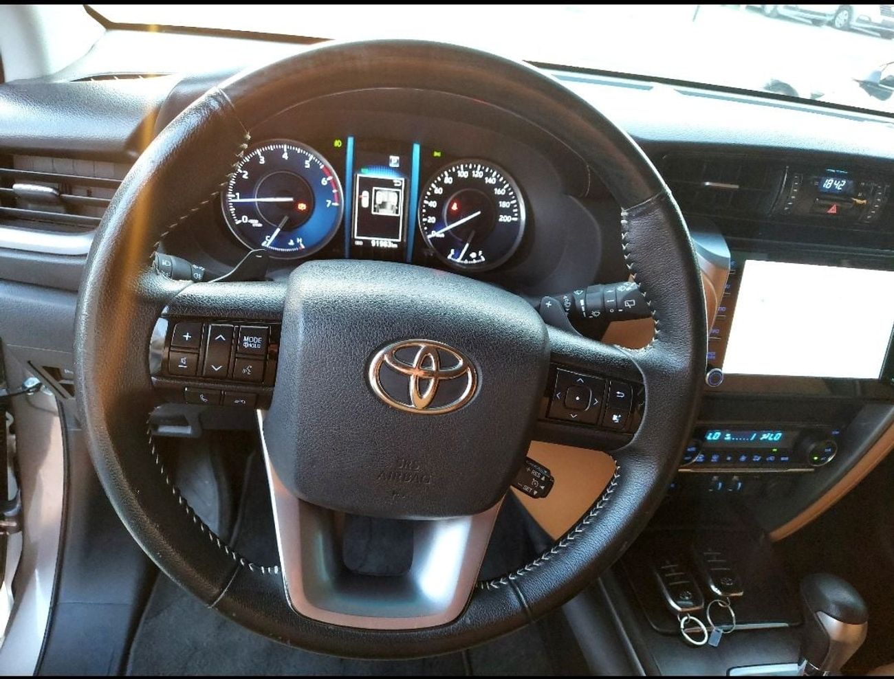 تويوتا فورتونر VXR 4.0L (278 HP)