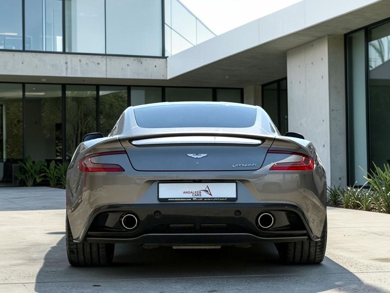 Aston Martin Vanquish Carbon Black 6.0L Coupe CARBON OPTIONS  PPF | ASTON MARTIN VANQUISH | V12 | 2014 | GCC SPECS