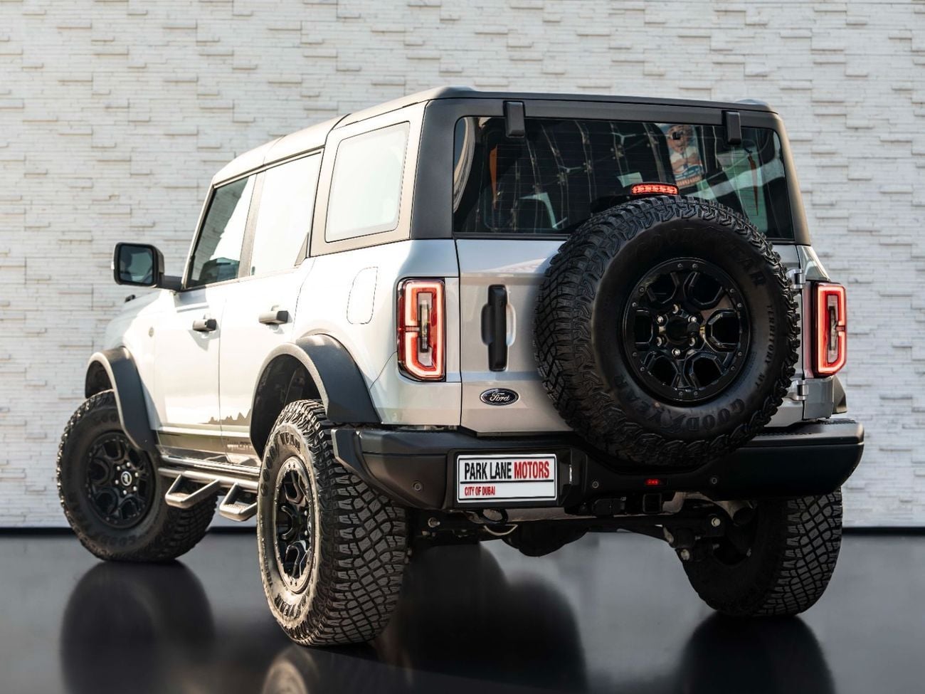 فورد برونكو Wildtrak 2.7L (5 Seater)