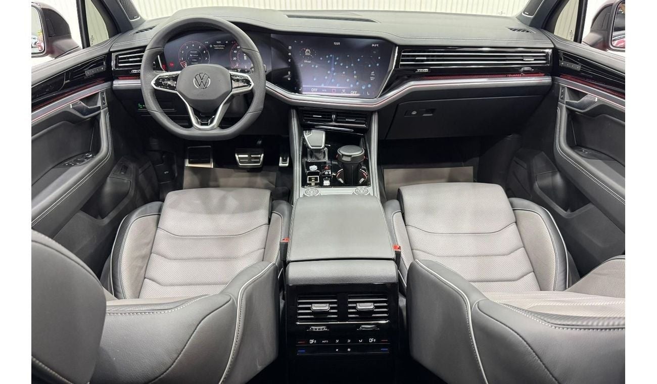 Volkswagen Touareg R-Line 3.0L 4WD 2024 Volkswagen Touareg R-Line Black Edition, 2029 VW Warranty, 2028 VW Service Pack
