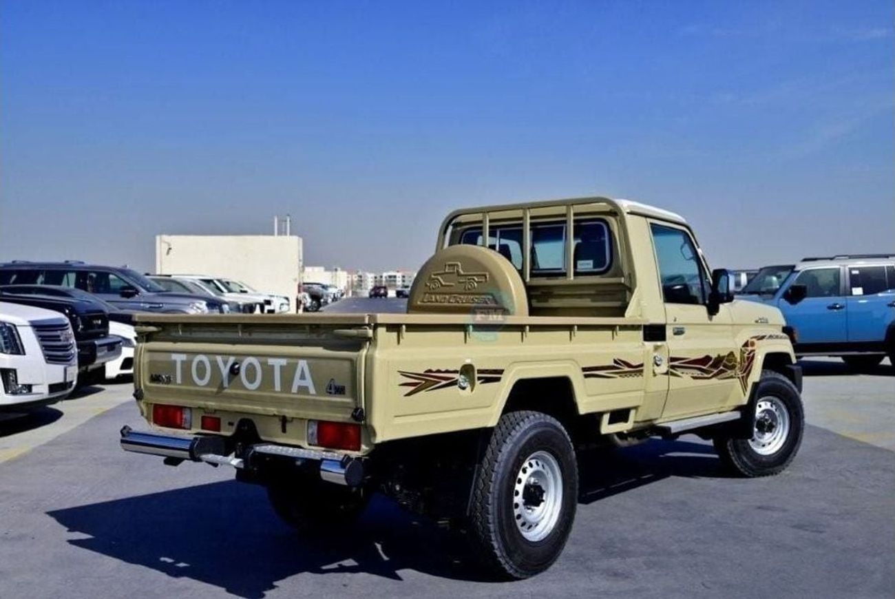 Toyota Land Cruiser Pick Up Single Cab DLX 4.0L Petrol 4WD Automatic